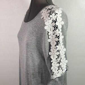 42Pops Crewneck Relaxed Fit Crochet Accent Short Sleeve Tunic Size XL